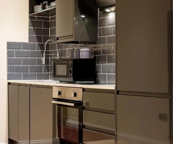 Cosy And Comfy City Apartment